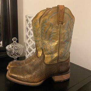 Ariat square toe Woman’s cowboy boots Olena
